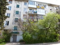 Продам двухкомнатную квартиру из вторичного жилья в Севастополе на Дыбенко 6
